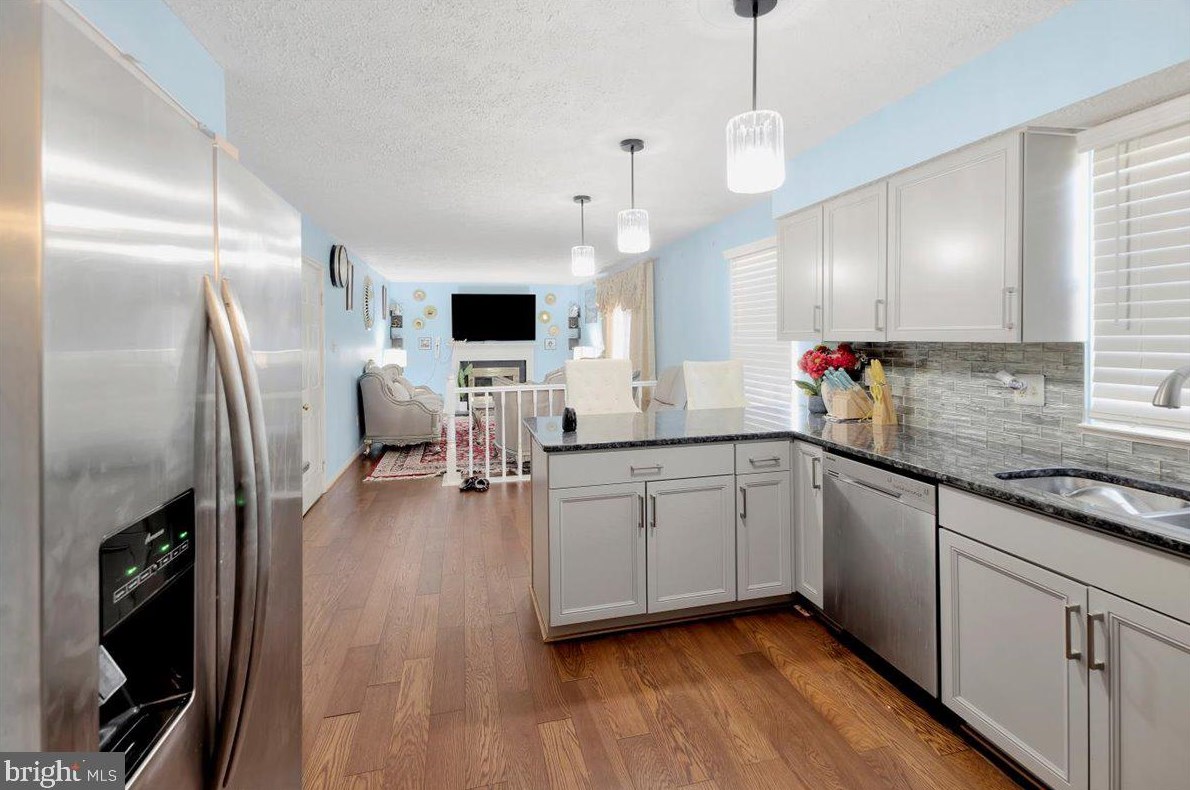 3 Quantum Ln, Gaithersburg MD  20877-3458 exterior