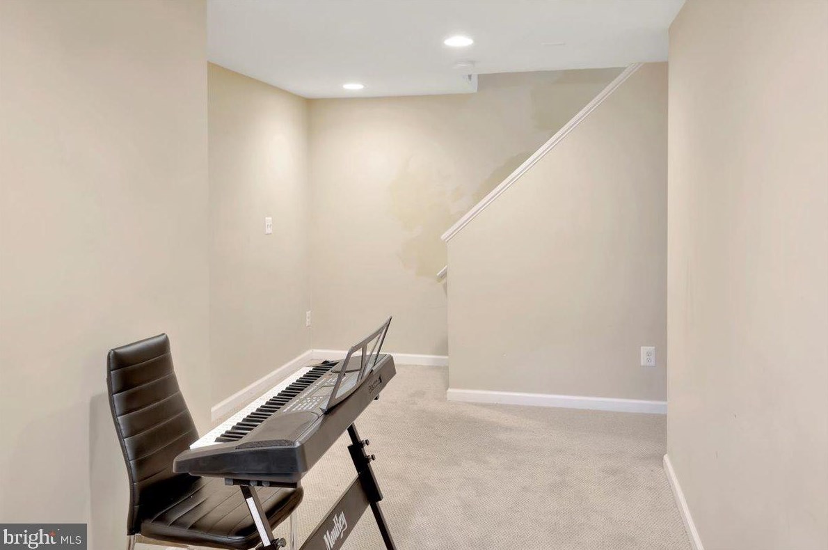 3 Quantum Ln, Gaithersburg MD  20877-3458 exterior