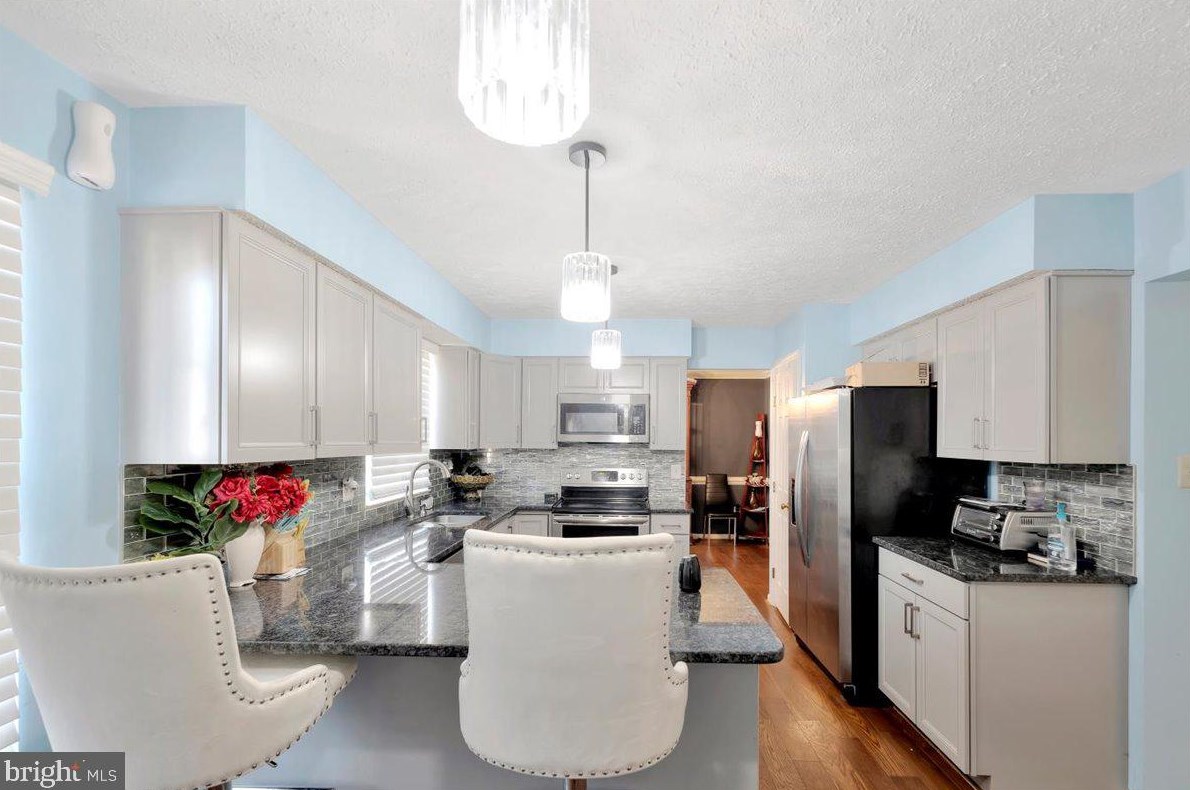 3 Quantum Ln, Gaithersburg MD  20877-3458 exterior