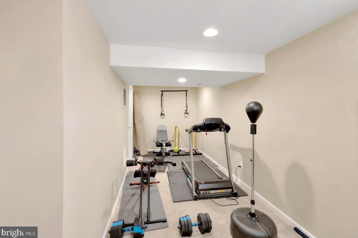 3 Quantum Ln, Gaithersburg MD  20877-3458 exterior