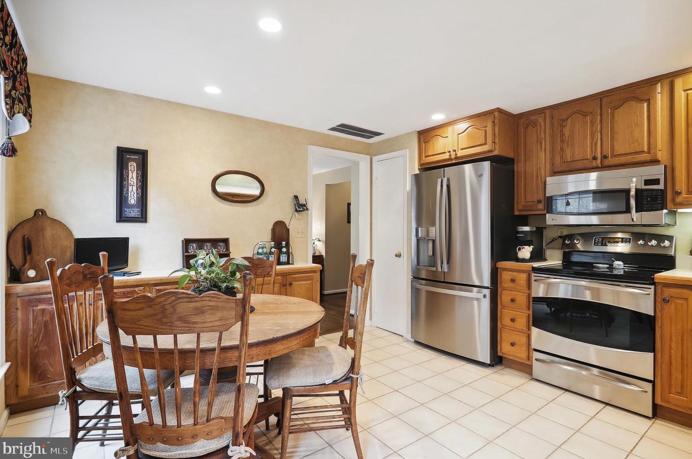 9536 Whetstone Dr, Gaithersburg MD  20886-3110 exterior