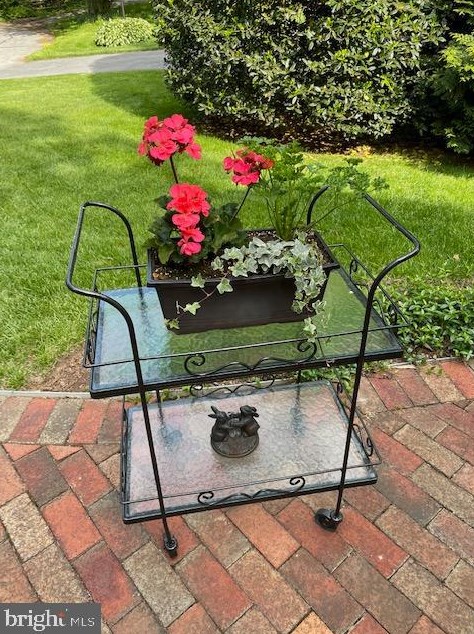 9536 Whetstone Dr, Gaithersburg MD  20886-3110 exterior