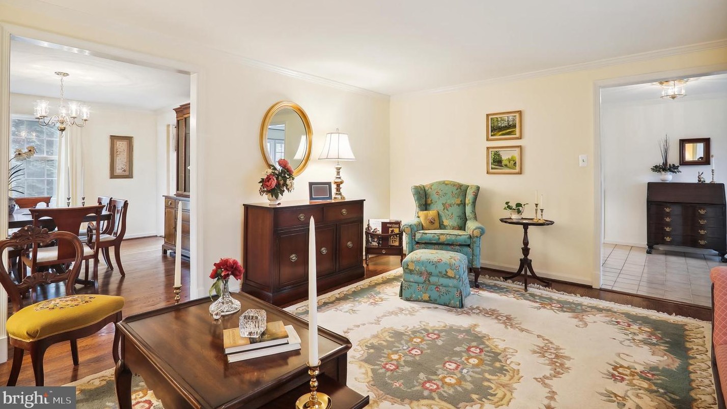 9536 Whetstone Dr, Gaithersburg MD  20886-3110 exterior