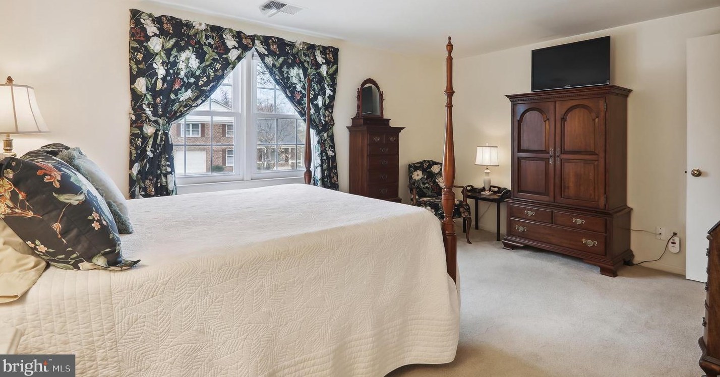 9536 Whetstone Dr, Gaithersburg MD  20886-3110 exterior