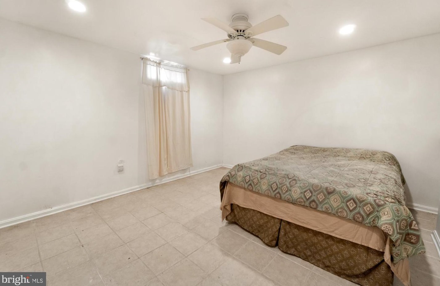 13985 Saddleview Dr, Gaithersburg MD  20878-3855 exterior