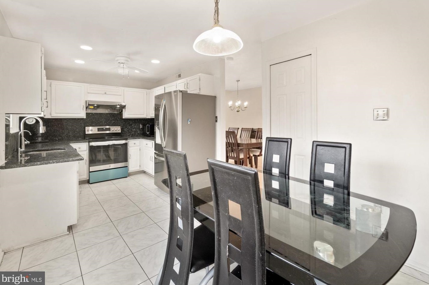 13985 Saddleview Dr, Gaithersburg MD  20878-3855 exterior