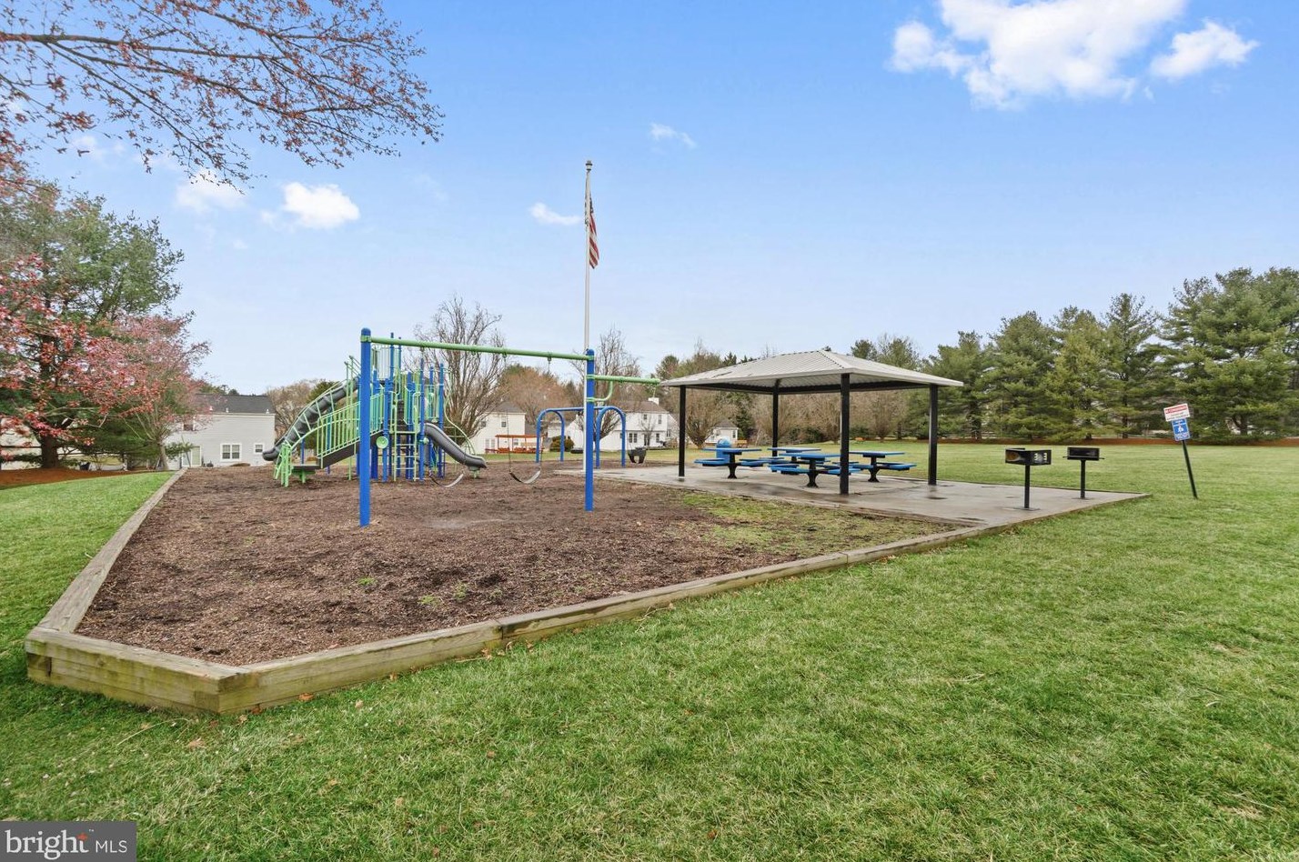 13985 Saddleview Dr, Gaithersburg MD  20878-3855 exterior