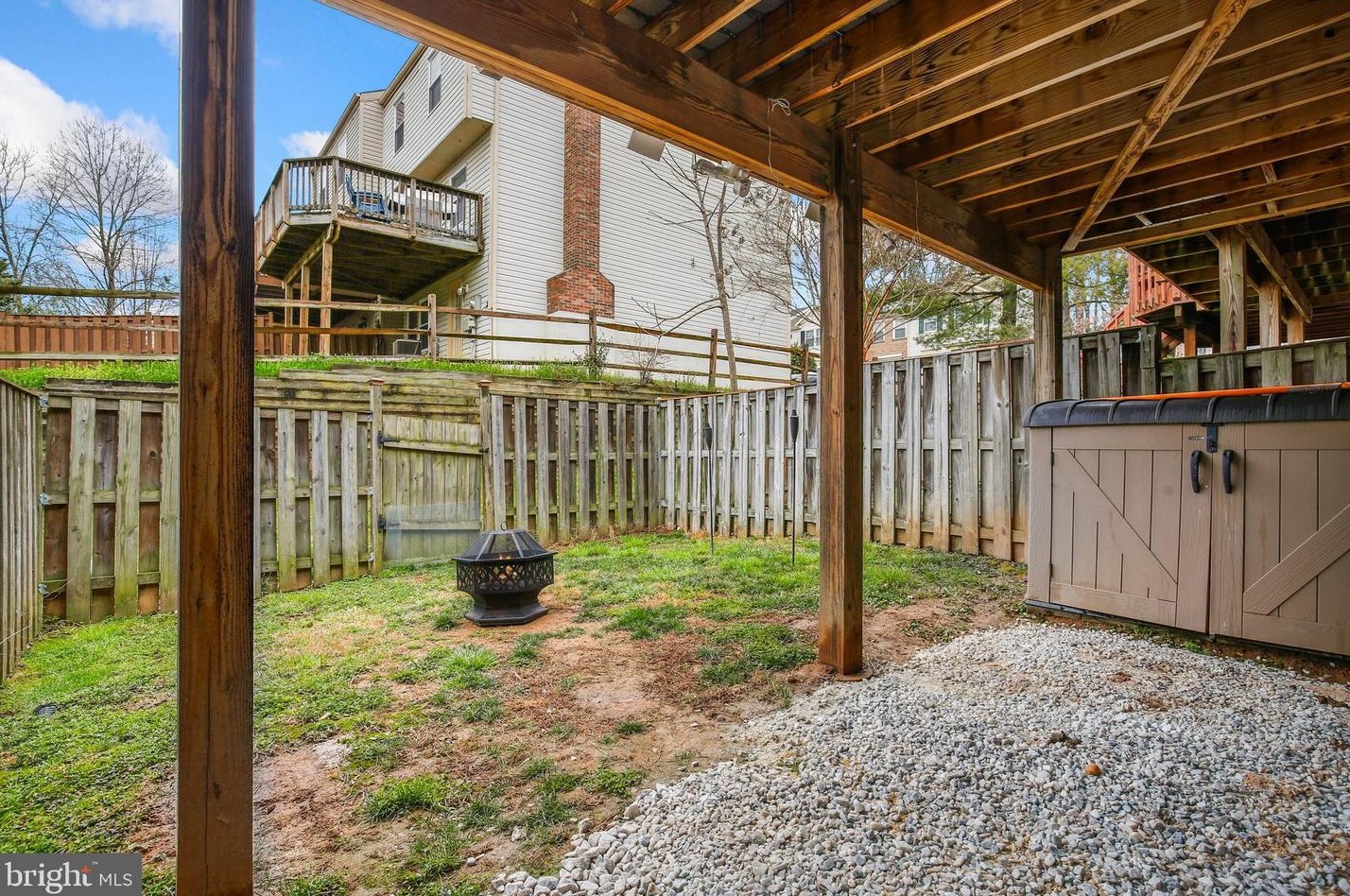 106 Smoothleaf Ln, Gaithersburg MD  20878-2641 exterior