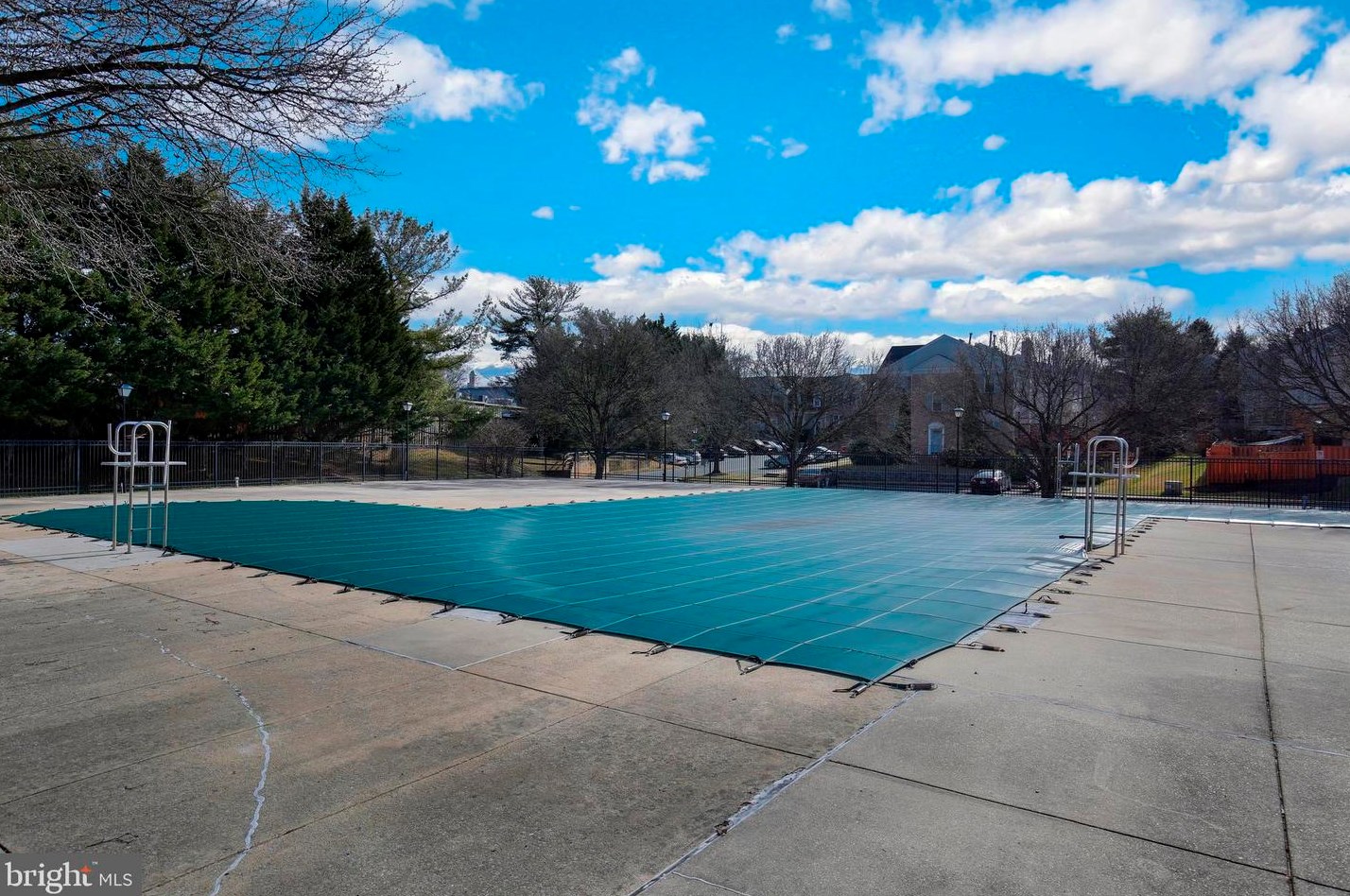 106 Smoothleaf Ln, Gaithersburg MD  20878-2641 exterior