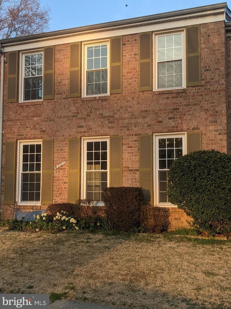 9200 Weathervane Pl, Gaithersburg MD  20886-1413 exterior