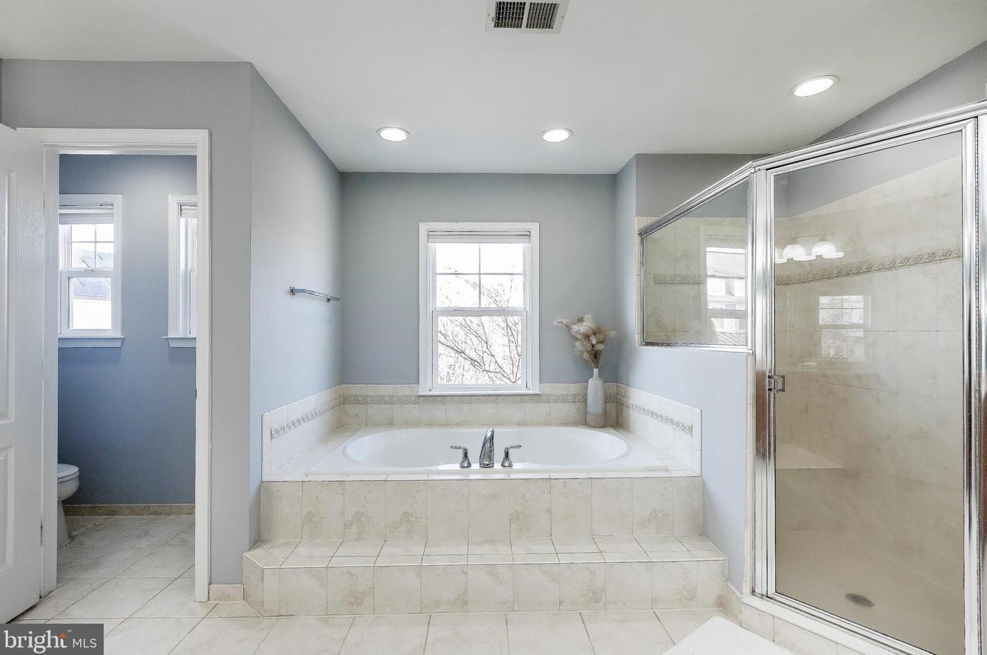 23838 Burdette Forest Rd, Clarksburg MD  20871-4373 exterior