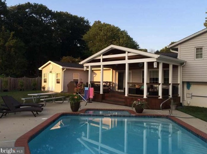 8704 Woodfield Ct, Gaithersburg MD  20882-3710 exterior