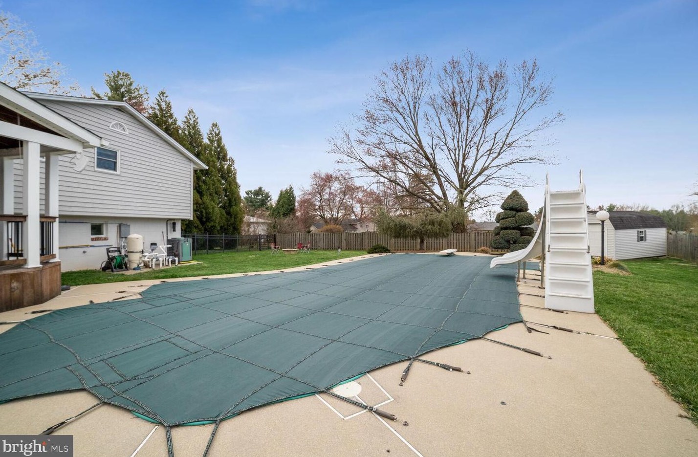 8704 Woodfield Ct, Gaithersburg MD  20882-3710 exterior