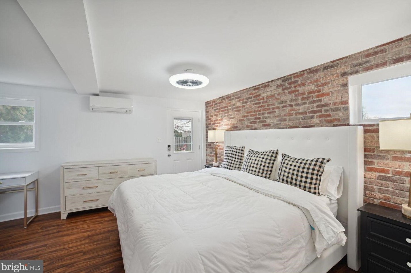 8704 Woodfield Ct, Gaithersburg MD  20882-3710 exterior