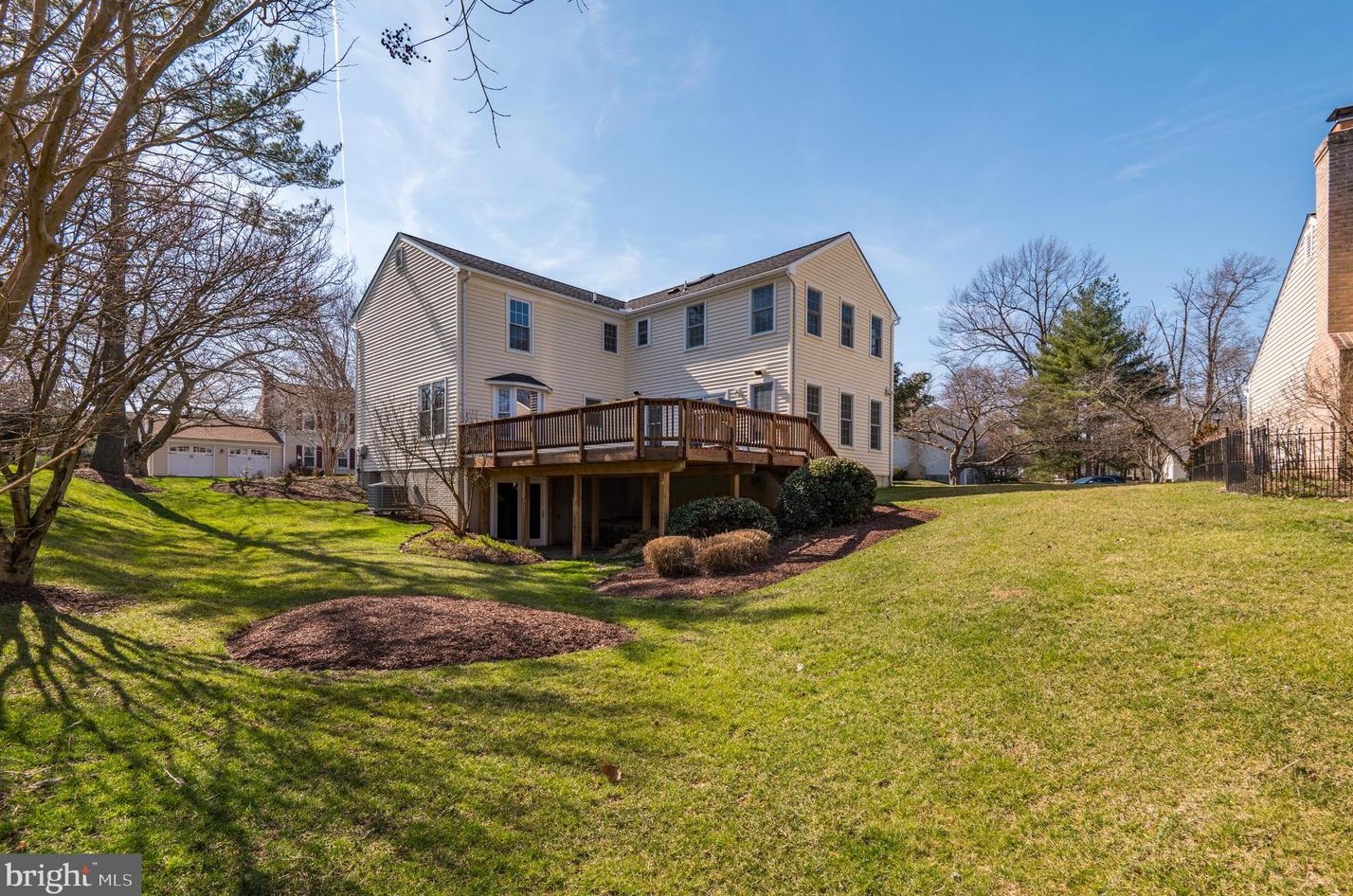 14912 Keeneland Cir, Gaithersburg MD 20878-3782 exterior