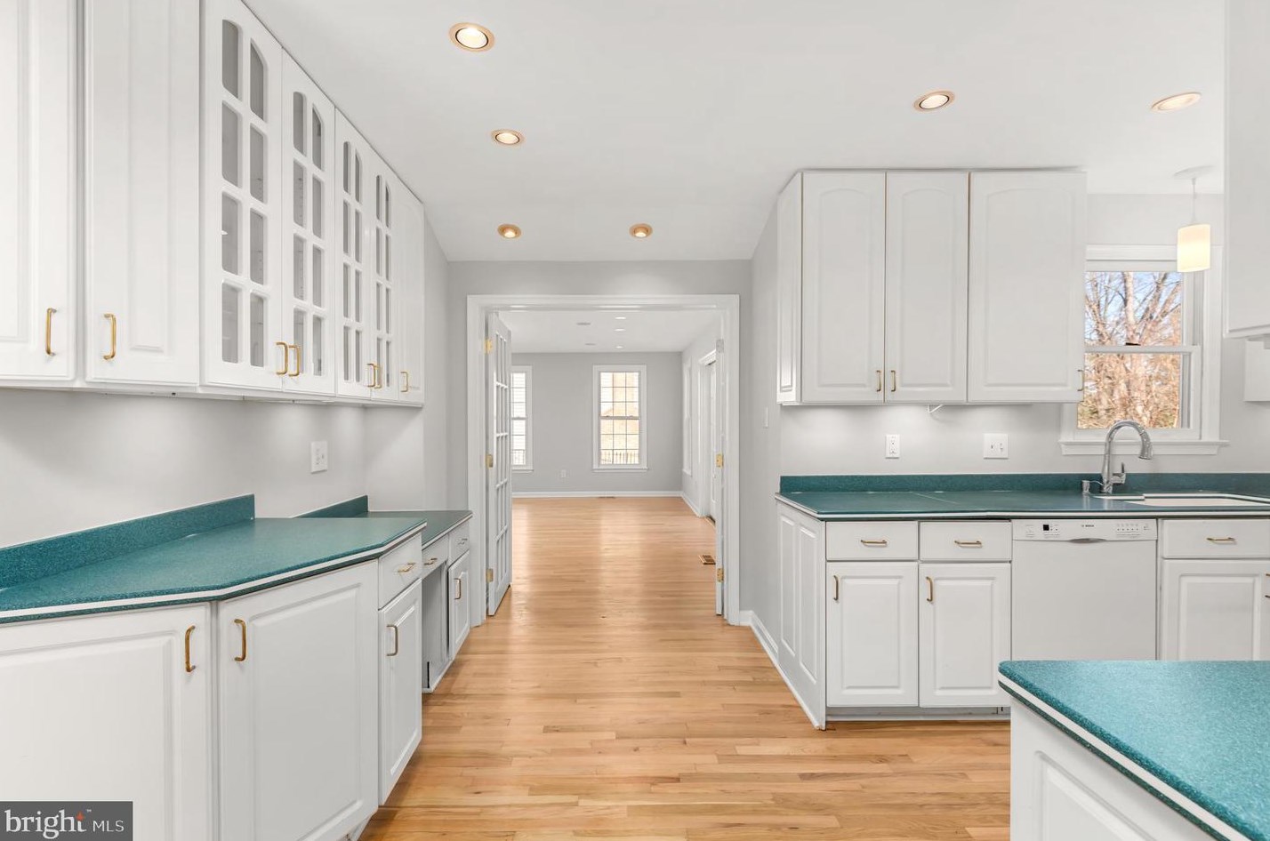 14912 Keeneland Cir, Gaithersburg MD 20878-3782 exterior