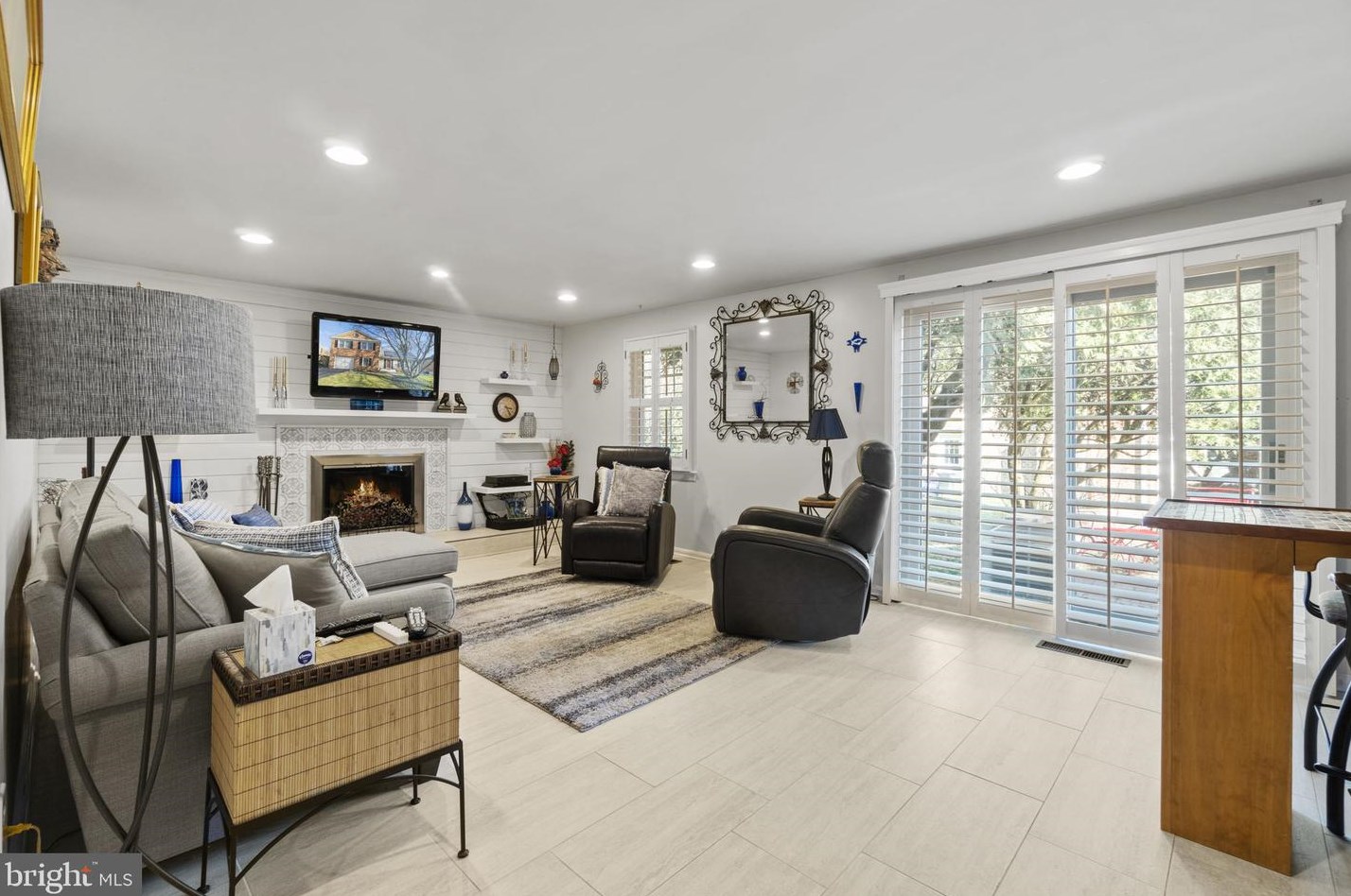 9604 Whetstone Dr, Gaithersburg MD  20886-3114 exterior