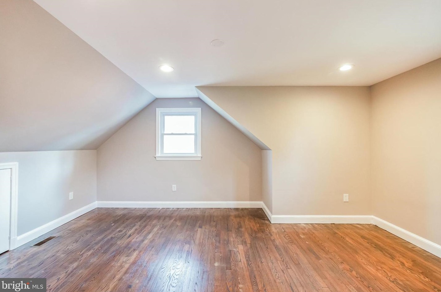 7 Maryland Ave, Gaithersburg MD  20877-2711 exterior