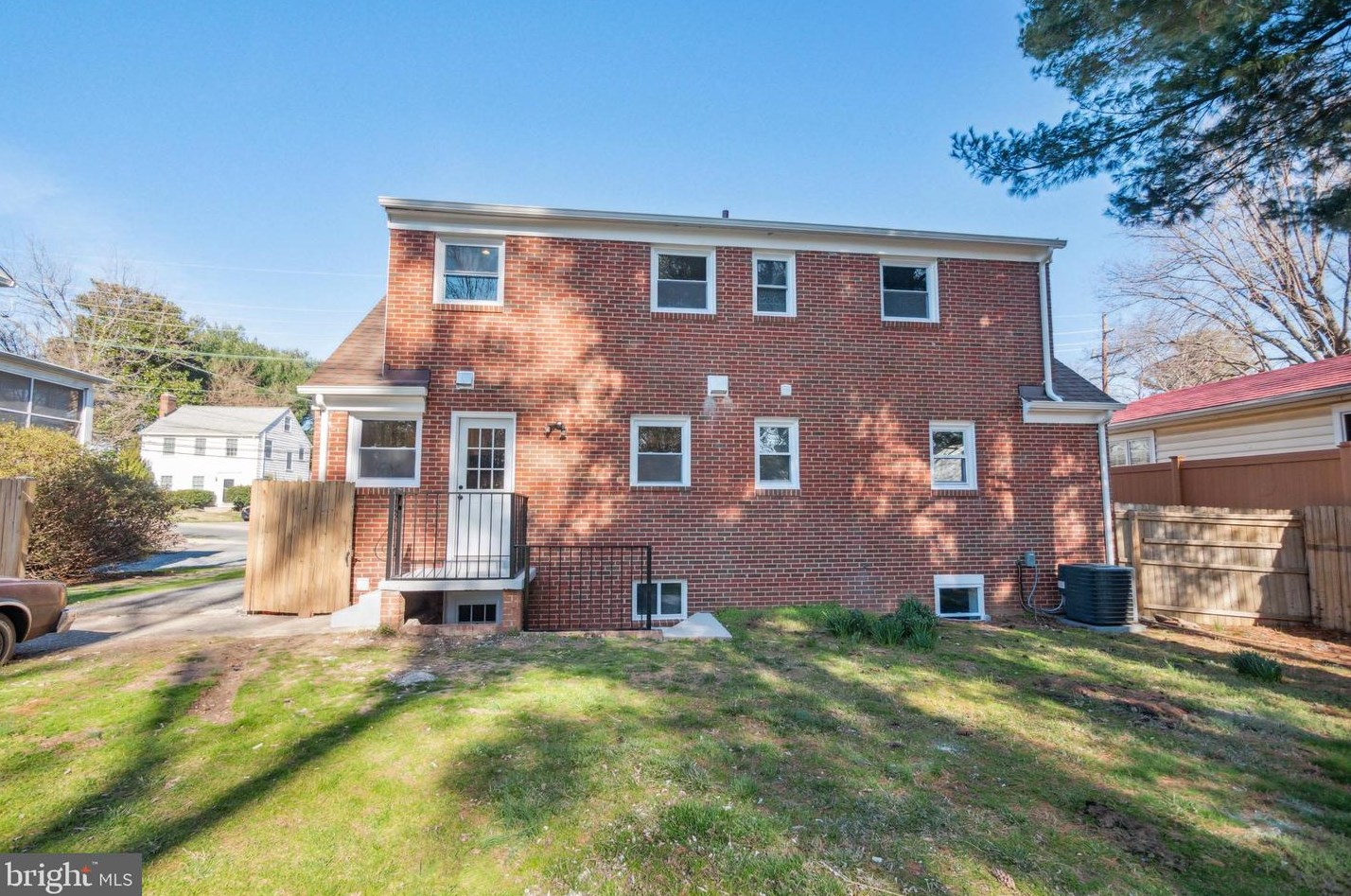 7 Maryland Ave, Gaithersburg MD  20877-2711 exterior