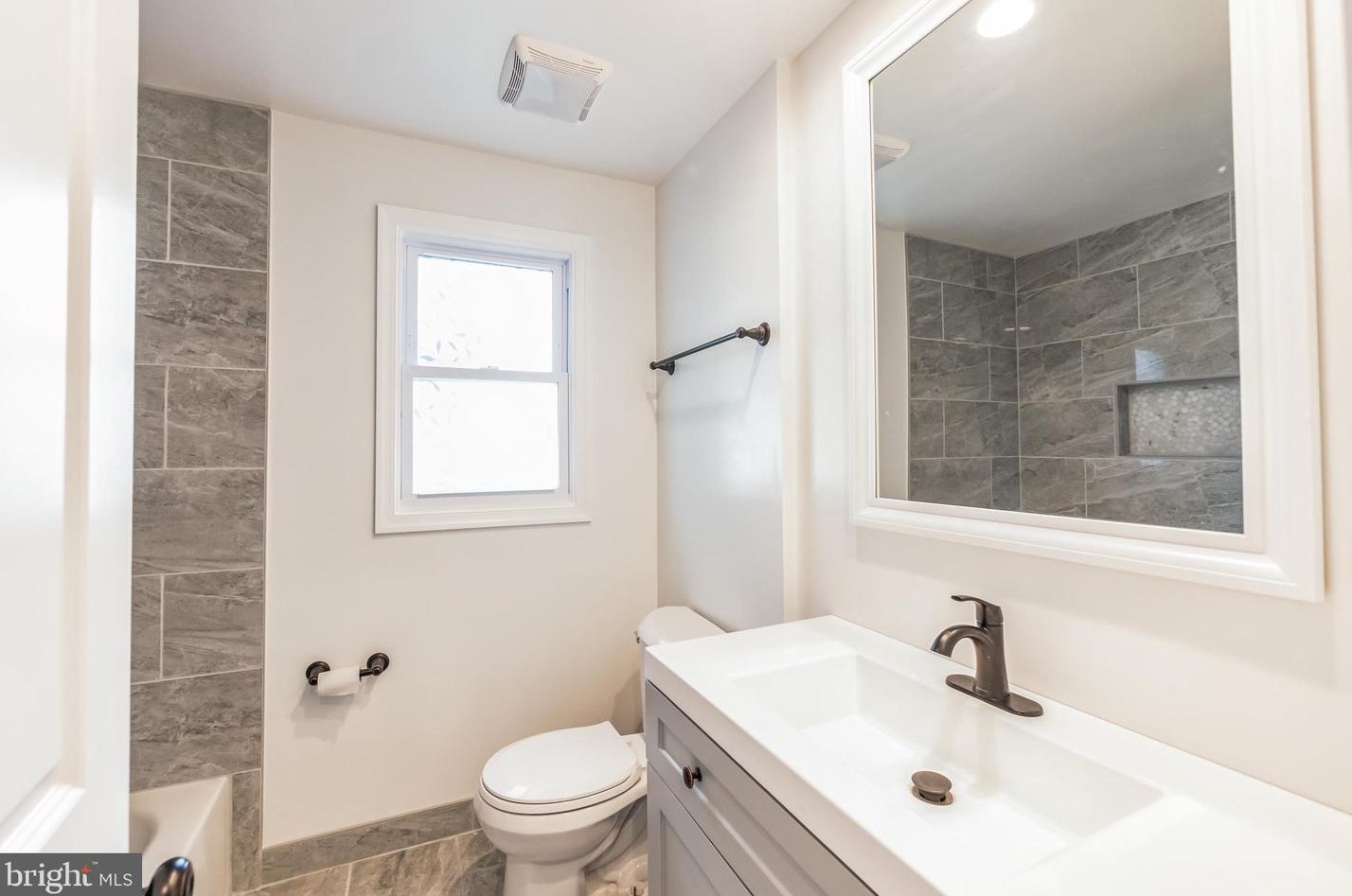 7 Maryland Ave, Gaithersburg MD  20877-2711 exterior