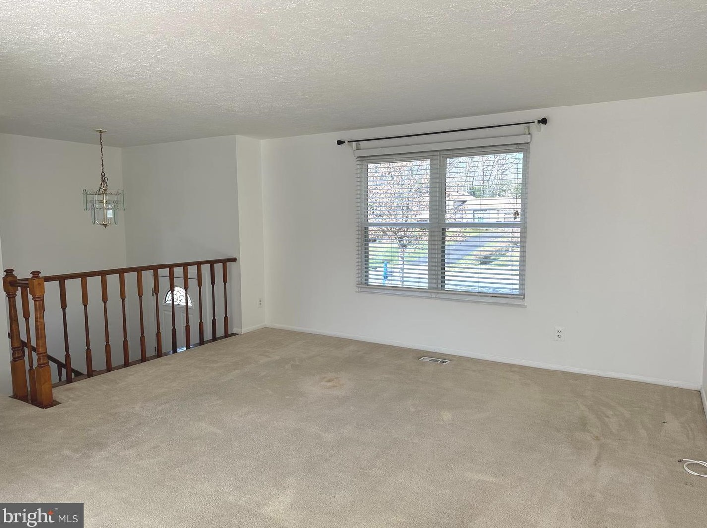 8200 Cambourne Ct, Gaithersburg MD  20877-1198 exterior