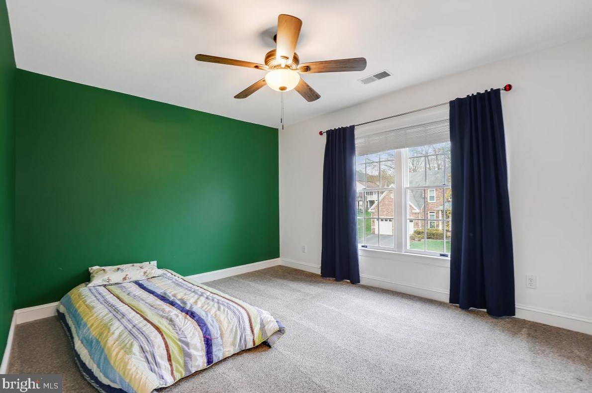 15321 Chinaberry St, Gaithersburg MD  20878-4704 exterior