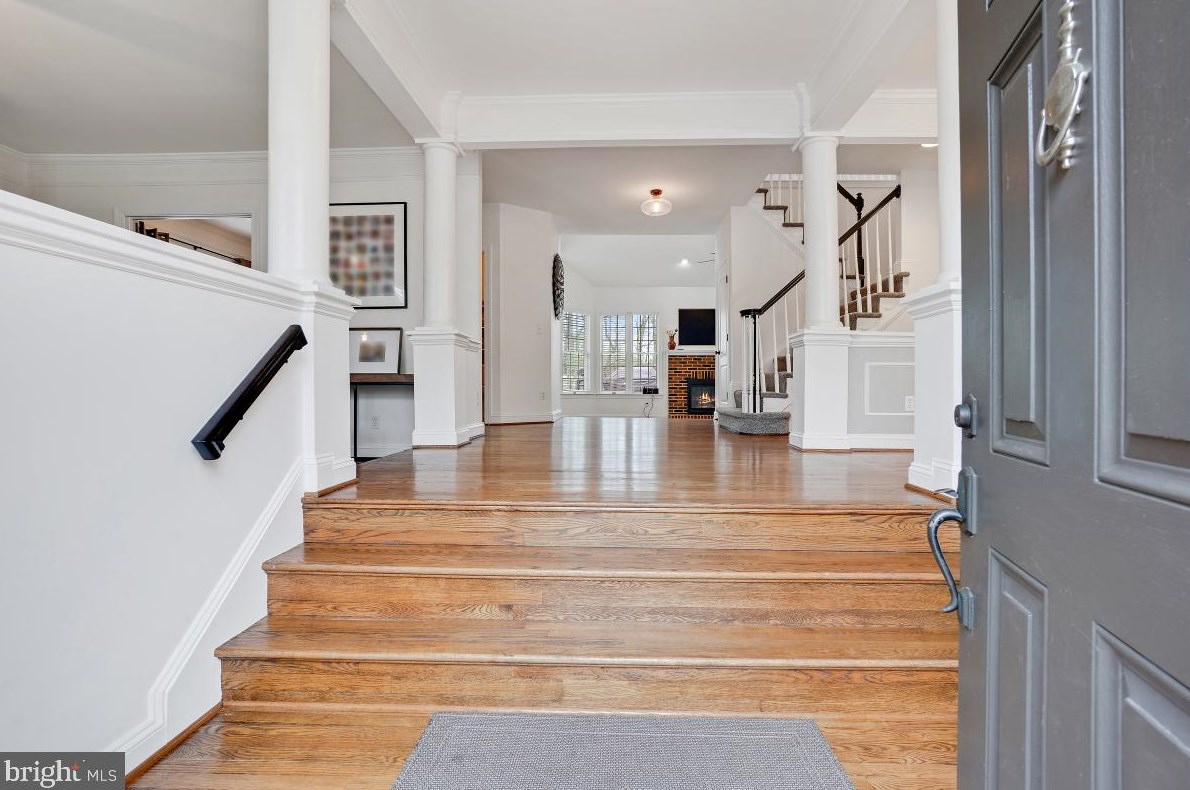 15321 Chinaberry St, Gaithersburg MD  20878-4704 exterior