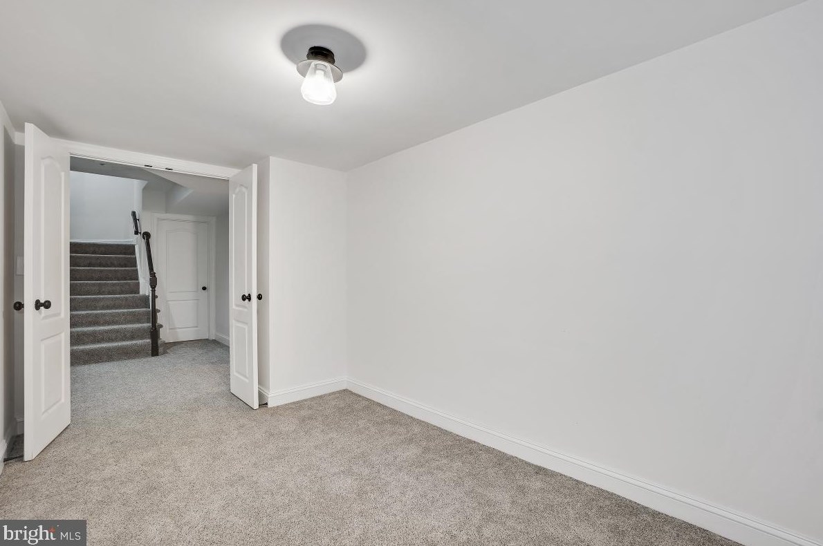 15321 Chinaberry St, Gaithersburg MD  20878-4704 exterior