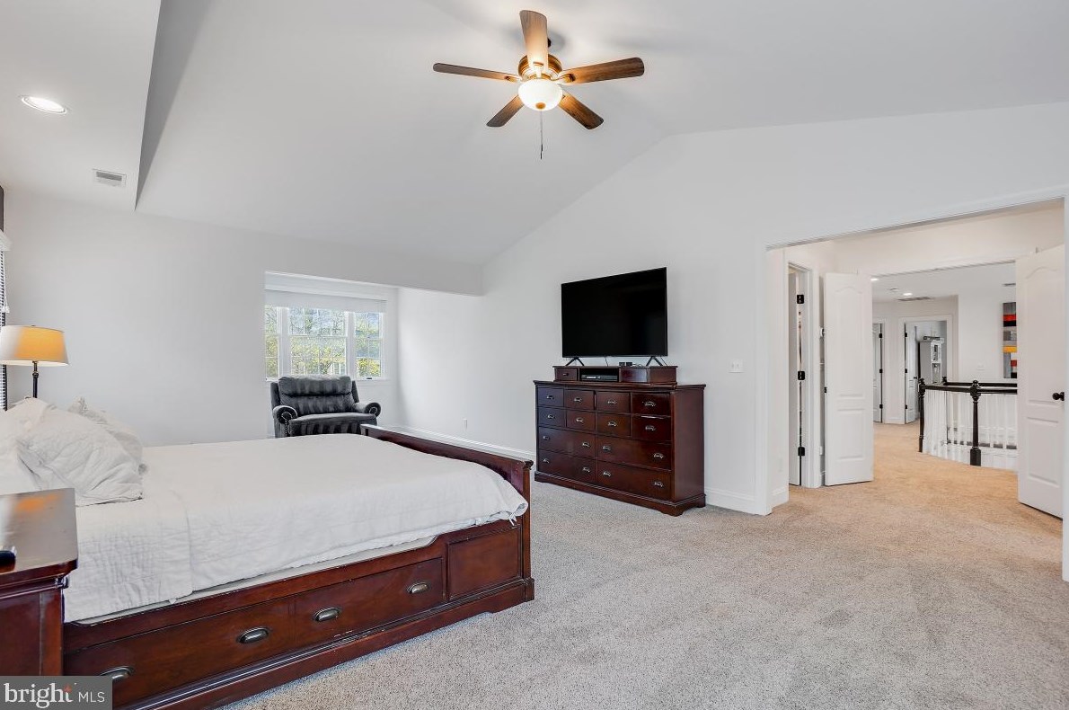 15321 Chinaberry St, Gaithersburg MD  20878-4704 exterior
