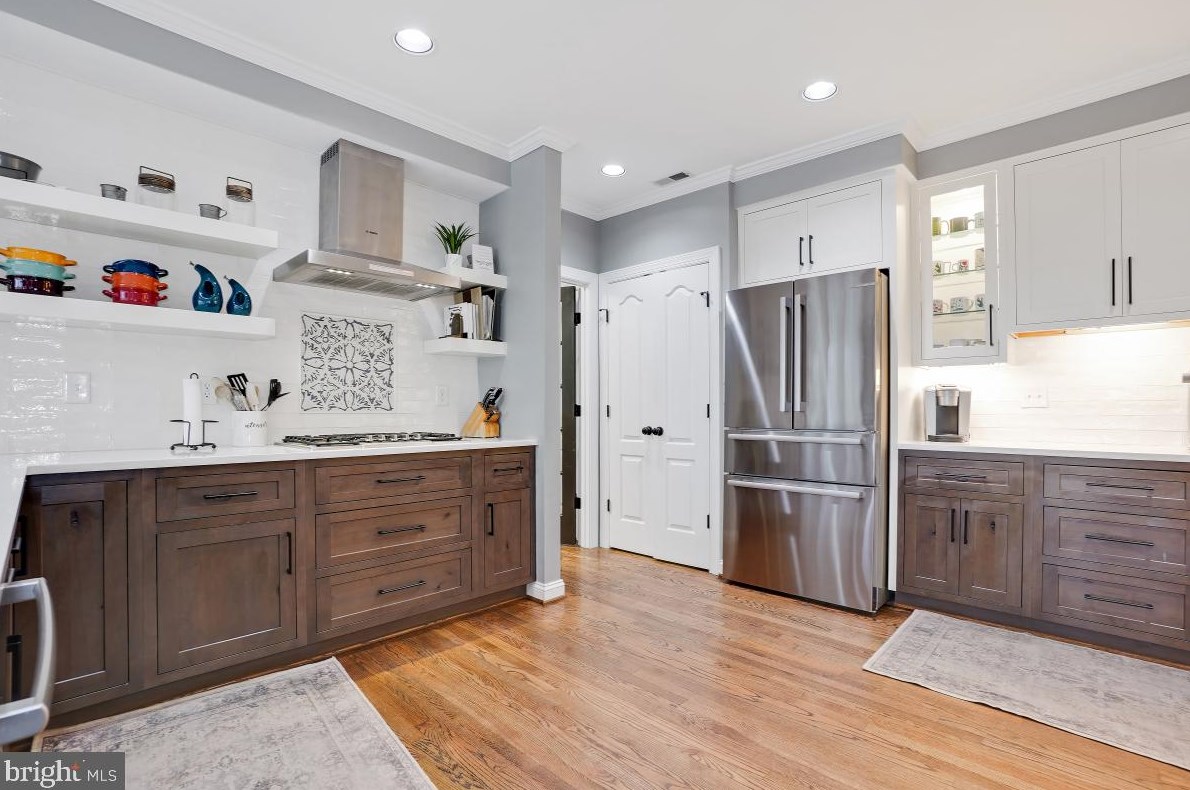 15321 Chinaberry St, Gaithersburg MD  20878-4704 exterior