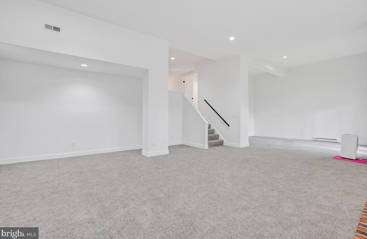 15321 Chinaberry St, Gaithersburg MD  20878-4704 exterior