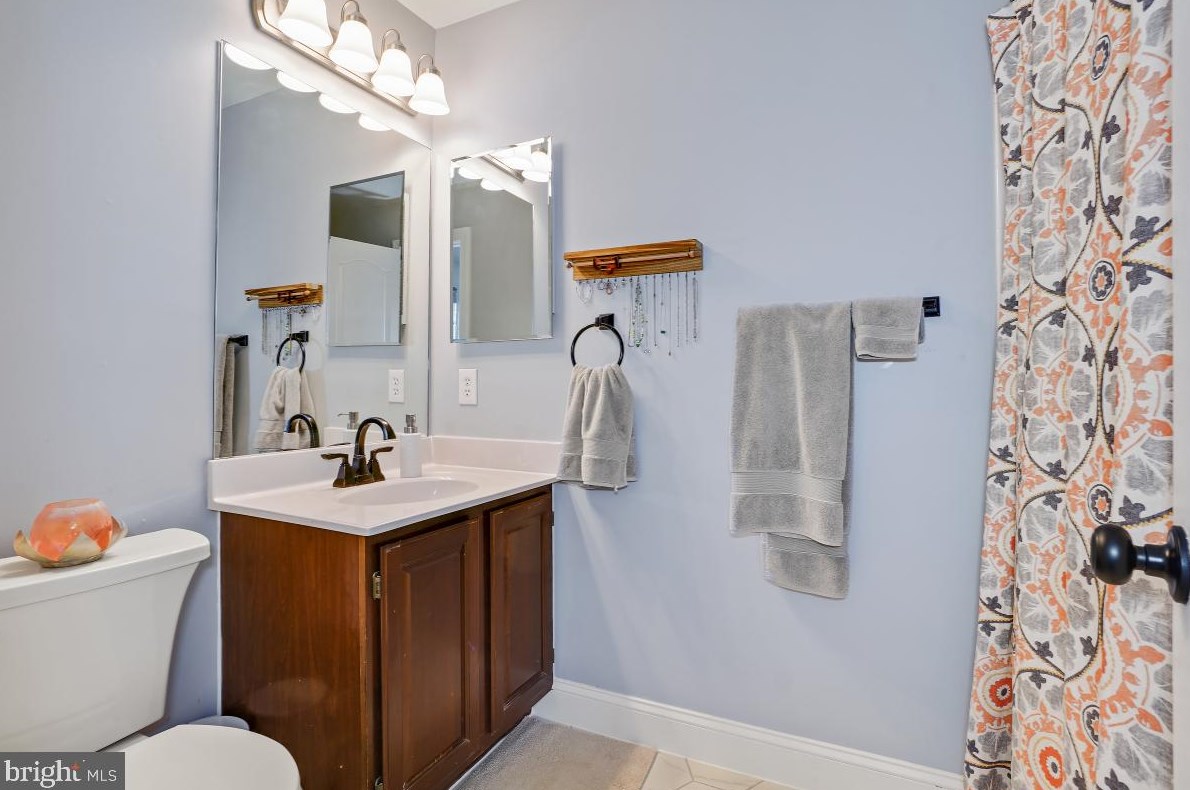 15321 Chinaberry St, Gaithersburg MD  20878-4704 exterior