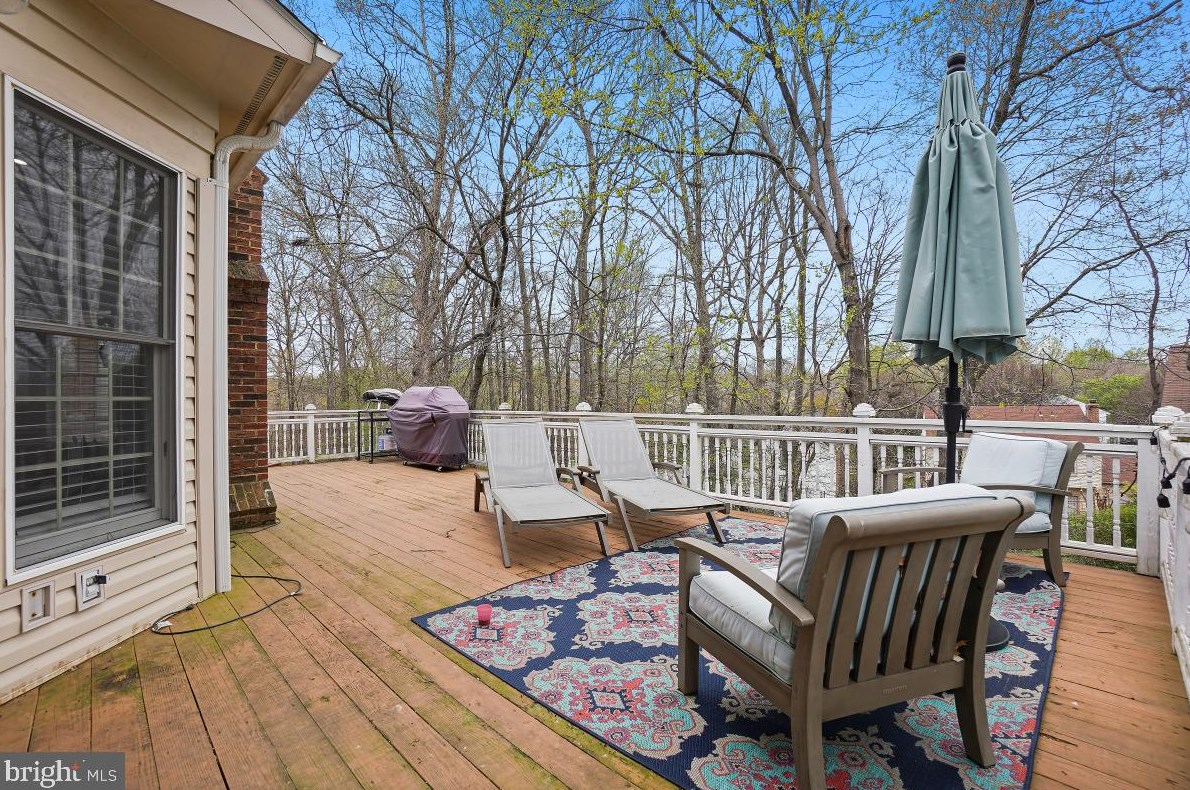 15321 Chinaberry St, Gaithersburg MD  20878-4704 exterior