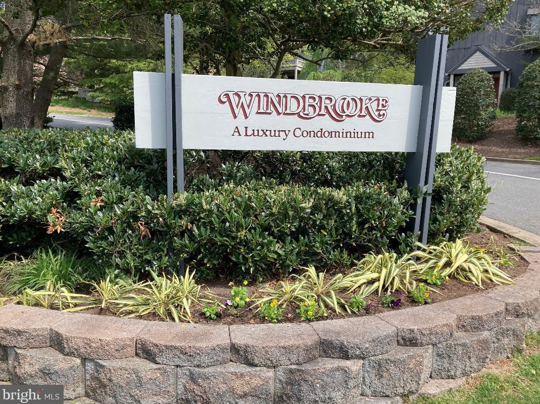 140 Windbrooke Cir, Gaithersburg MD  20879-3242 exterior