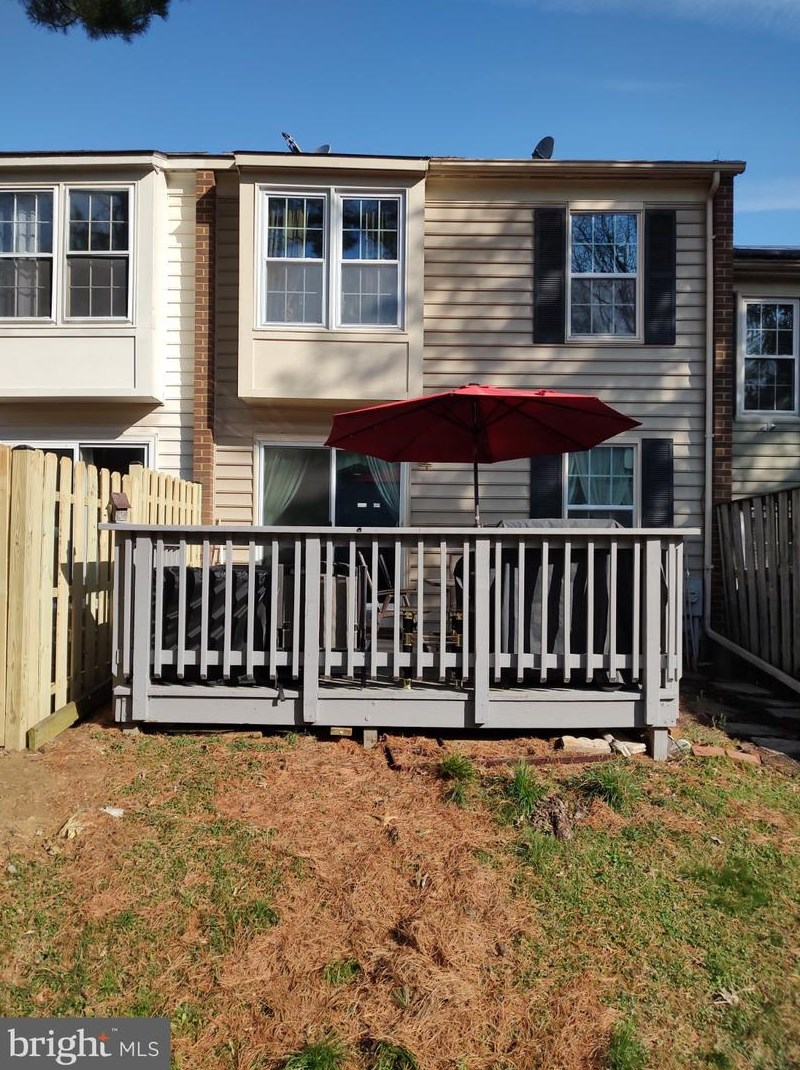 9226 Weathervane Pl, Gaithersburg MD  20886-1411 exterior