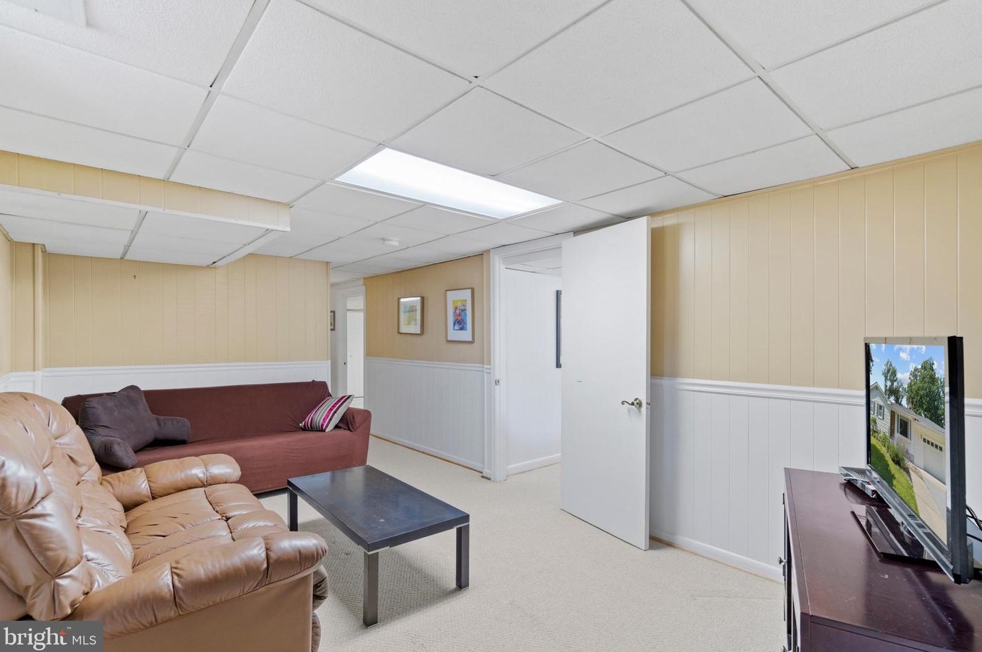 215 Hutton St, Gaithersburg MD  20877-2055 exterior