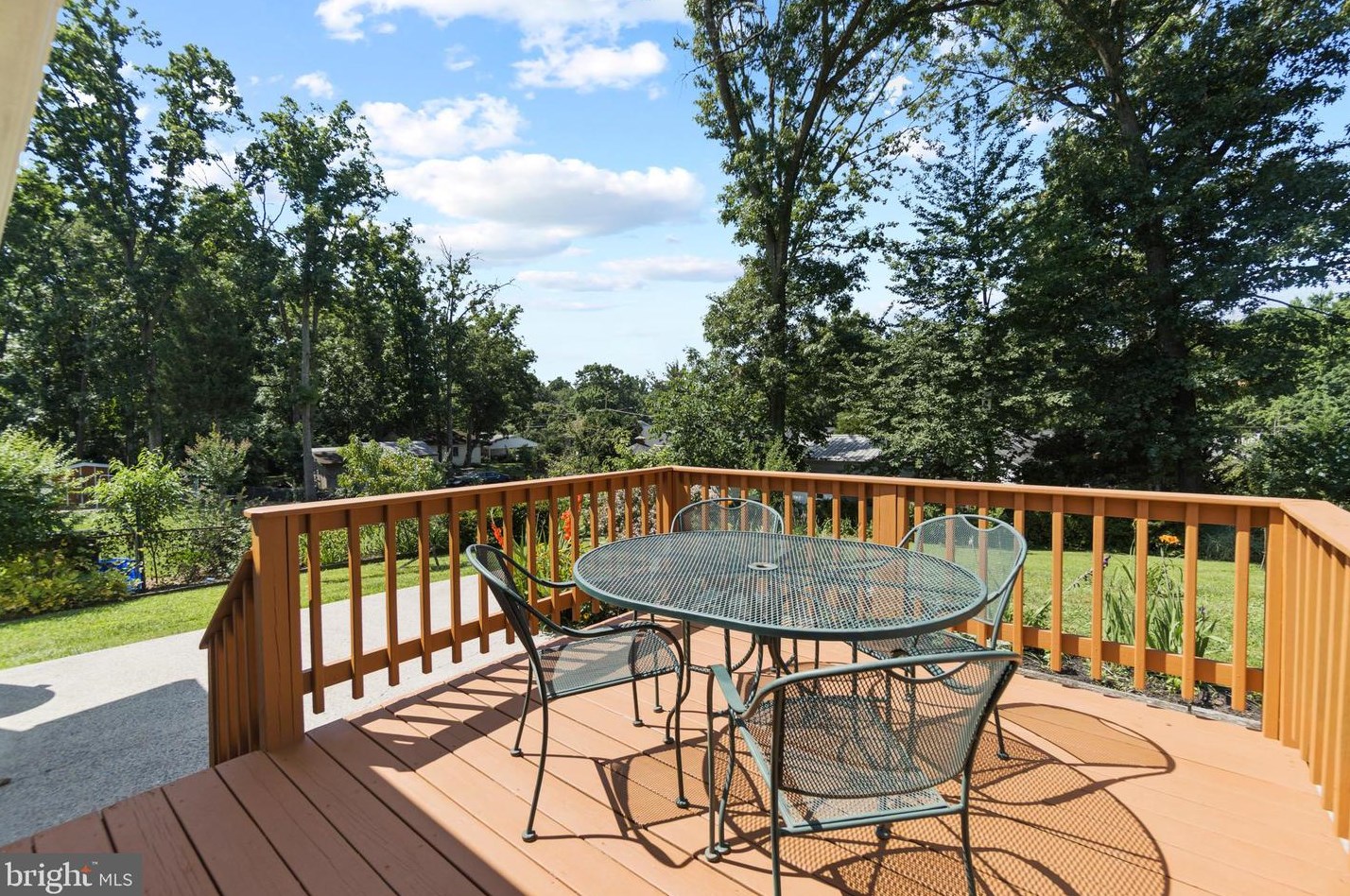 215 Hutton St, Gaithersburg MD  20877-2055 exterior