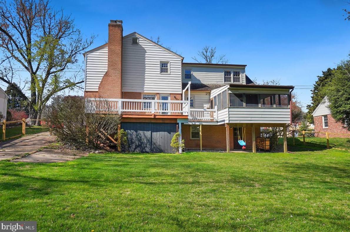 16709 Chestnut St, Gaithersburg MD  20877-1212 exterior