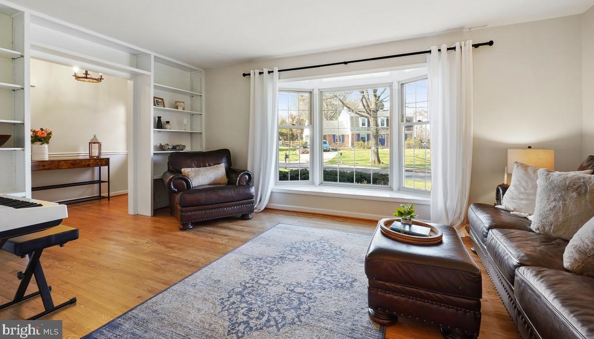 16709 Chestnut St, Gaithersburg MD  20877-1212 exterior