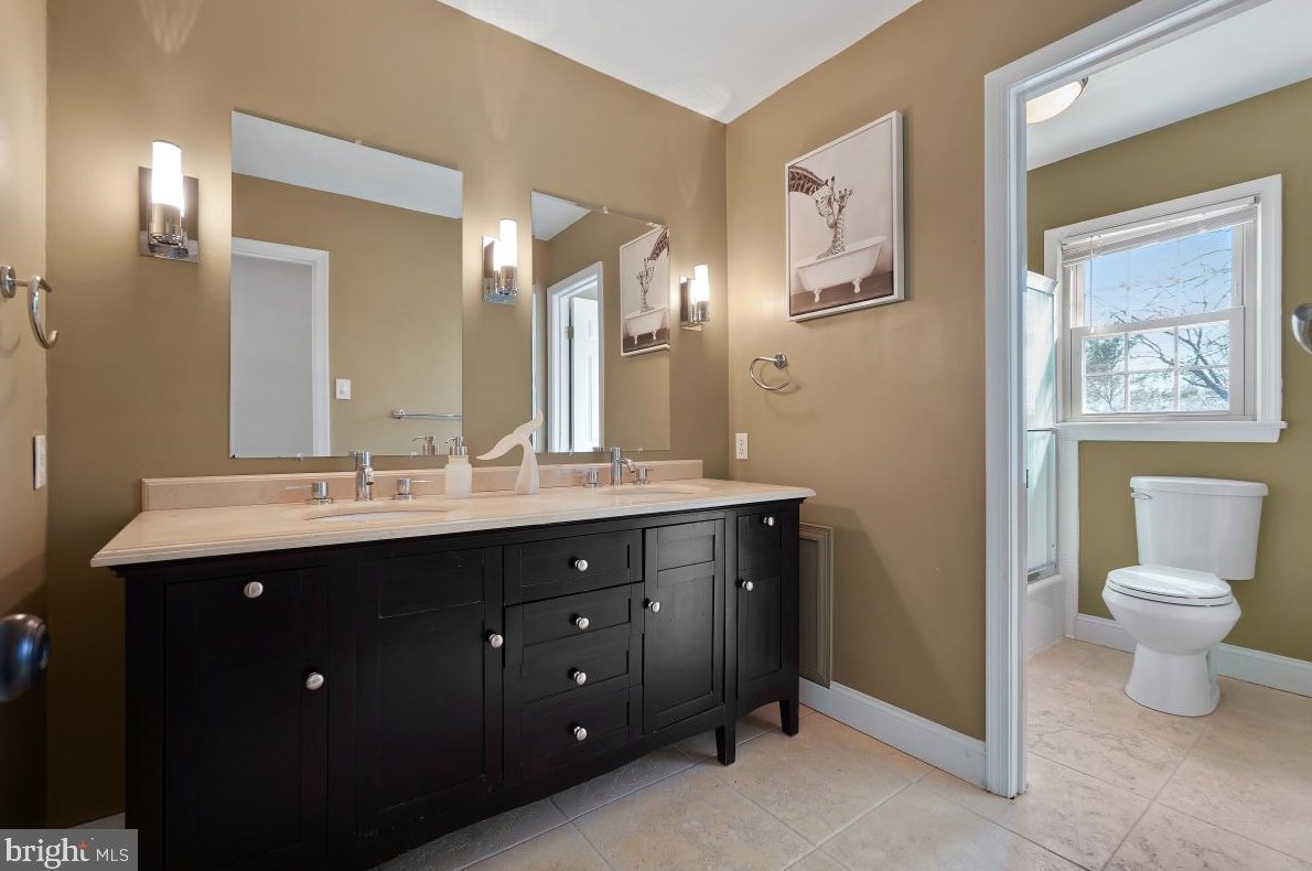 16709 Chestnut St, Gaithersburg MD  20877-1212 exterior