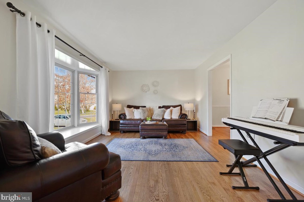 16709 Chestnut St, Gaithersburg MD  20877-1212 exterior
