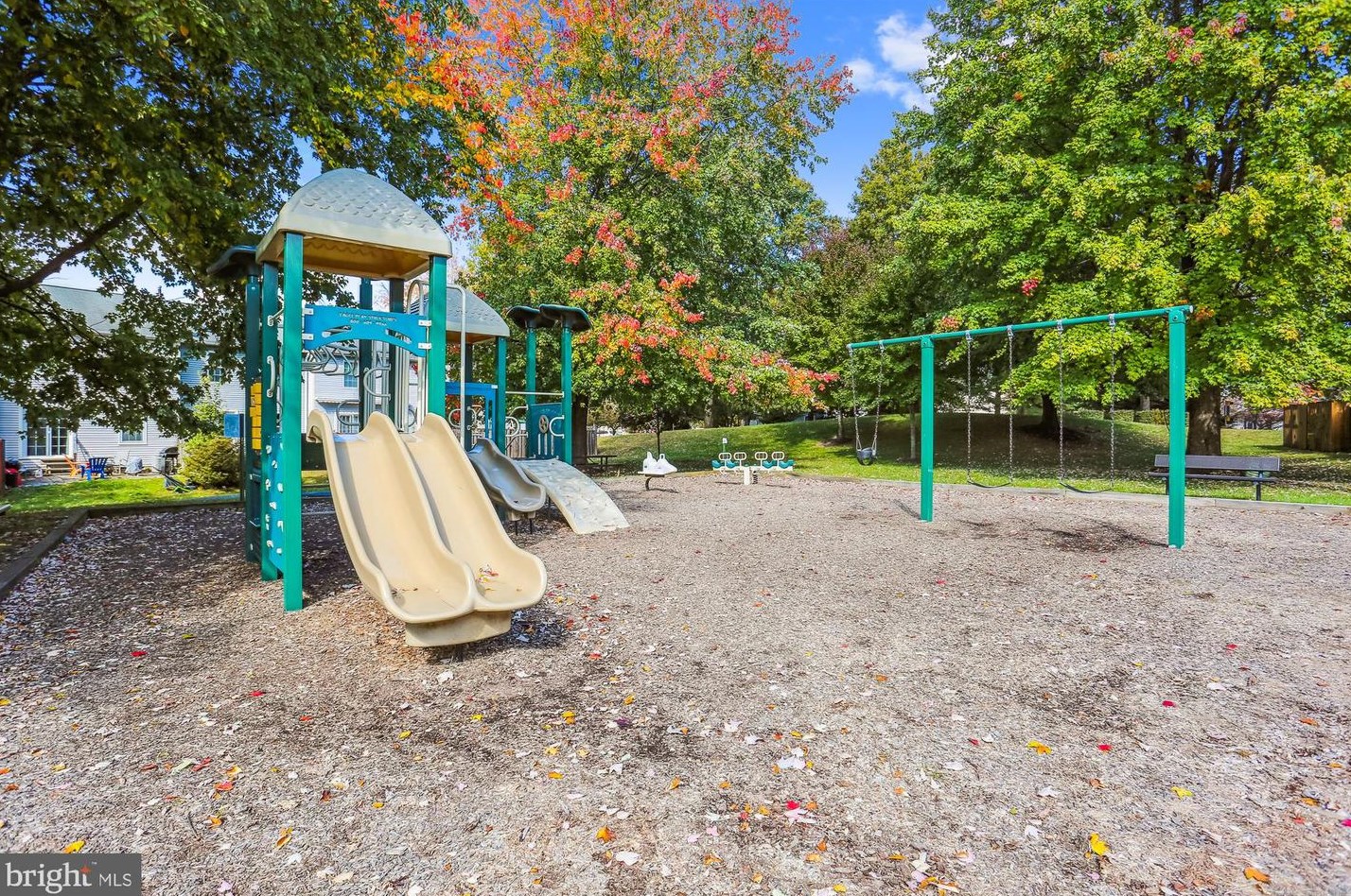 18328 Streamside Dr, Gaithersburg MD  20879-5229 exterior