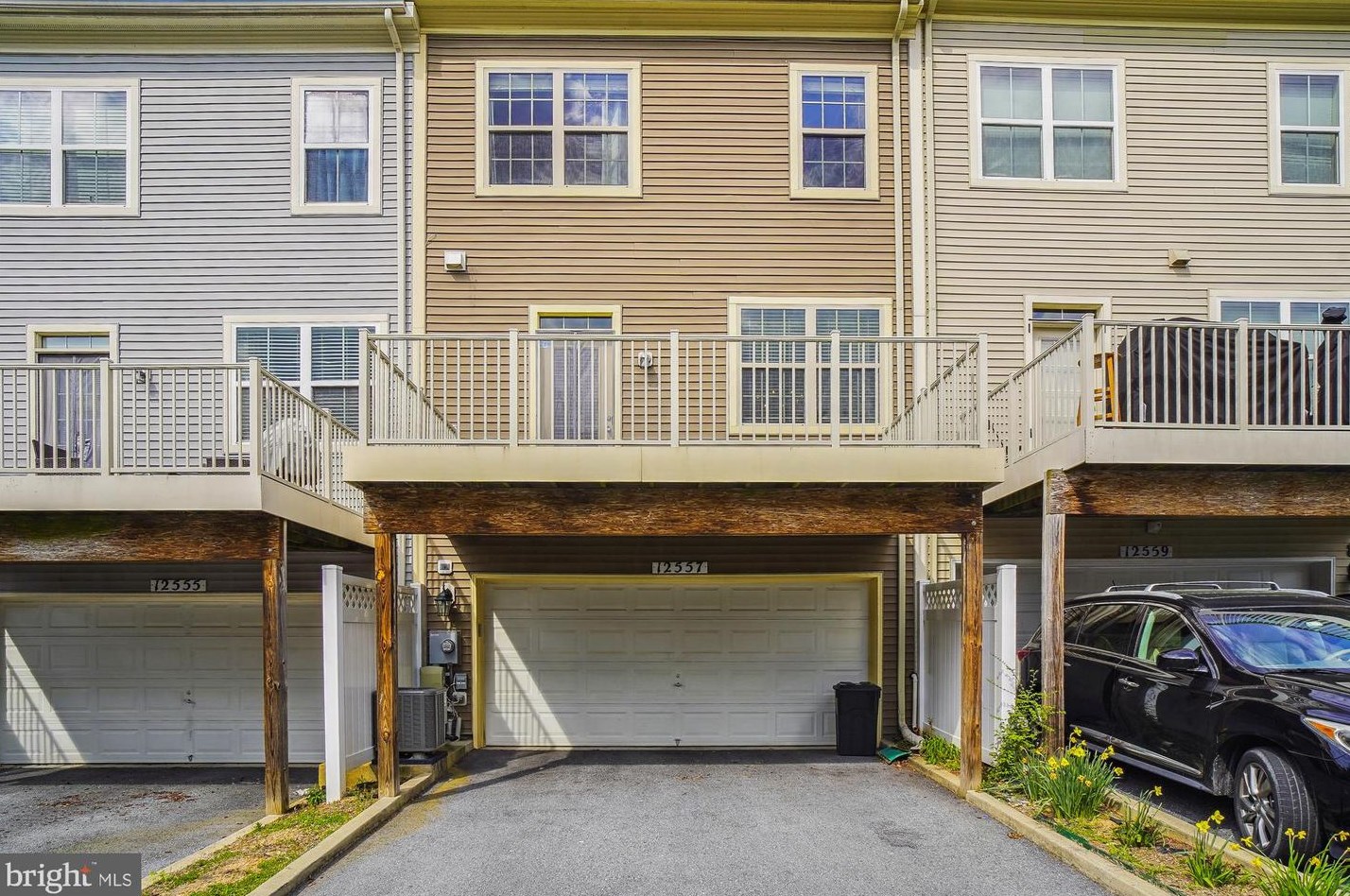 12557 Horseshoe Bend Cir, Clarksburg MD  20871-9481 exterior