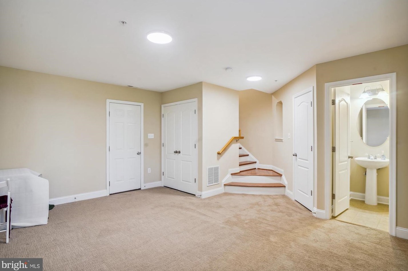 12557 Horseshoe Bend Cir, Clarksburg MD  20871-9481 exterior