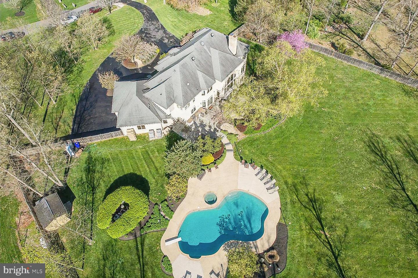 12509 Noble Ct, Potomac, MD 20854 MLS MDMC2088596 Coldwell Banker