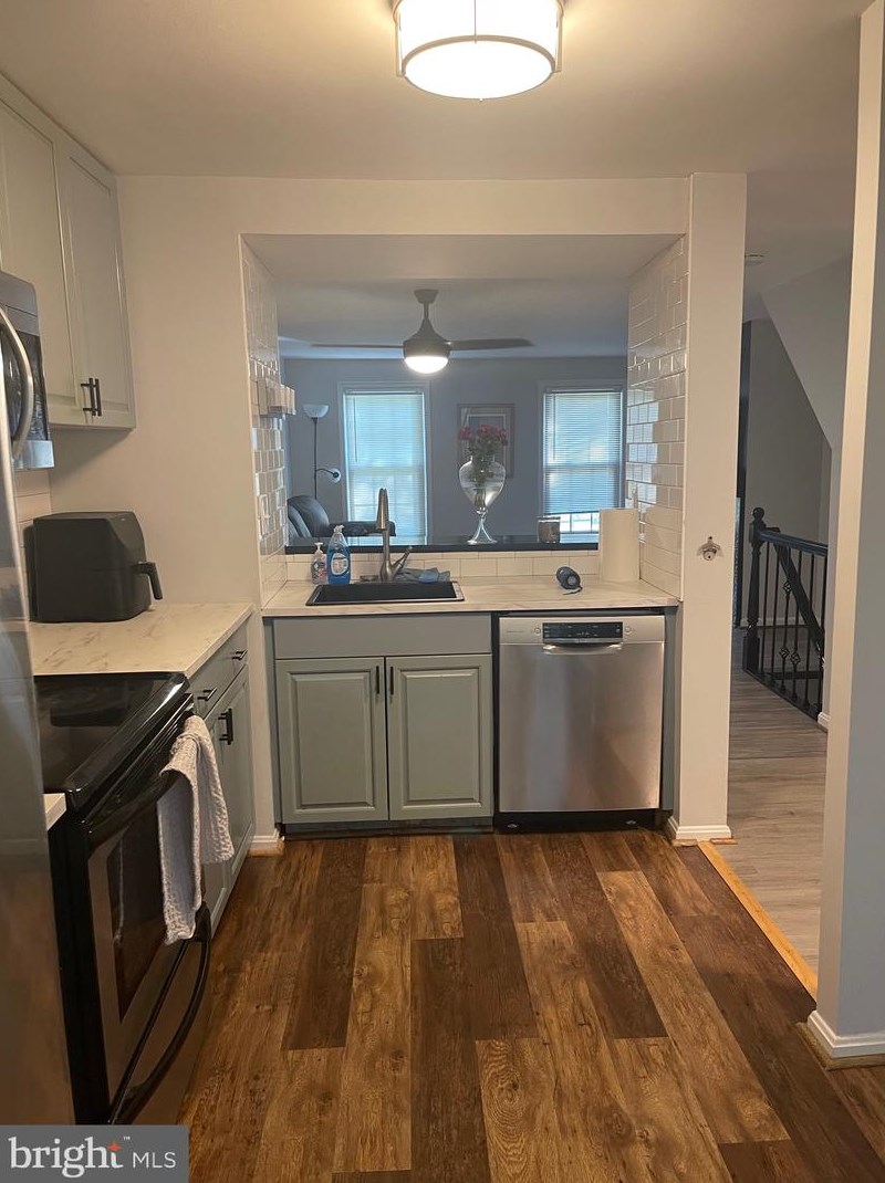 20541 Strath Haven Dr, Gaithersburg MD  20886-4061 exterior