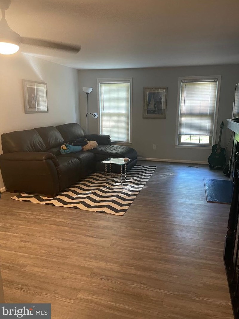 20541 Strath Haven Dr, Gaithersburg MD  20886-4061 exterior