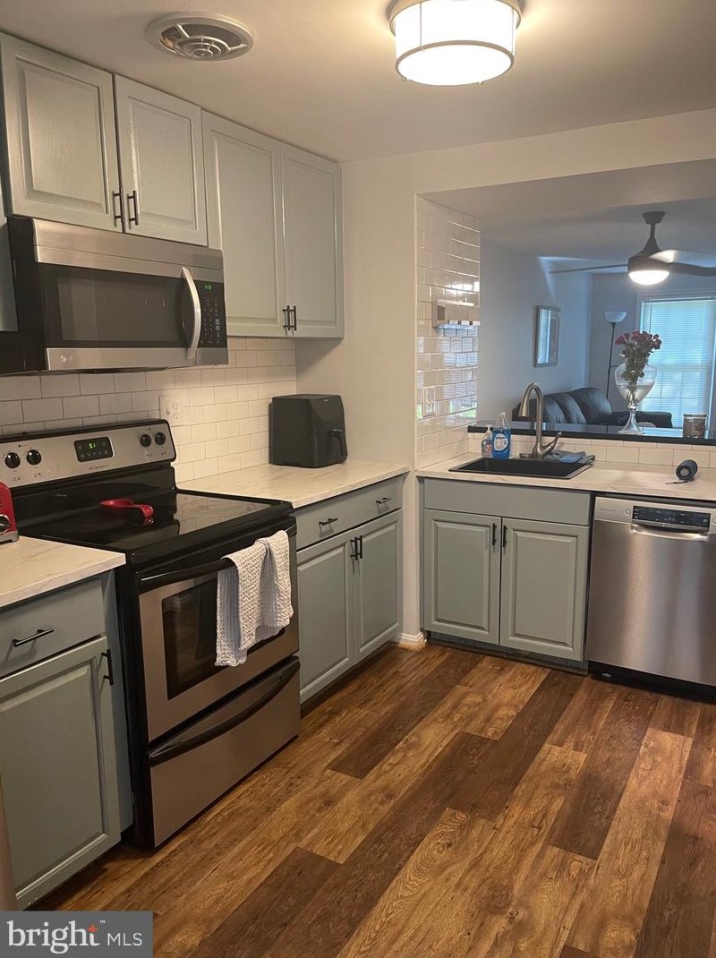 20541 Strath Haven Dr, Gaithersburg MD  20886-4061 exterior