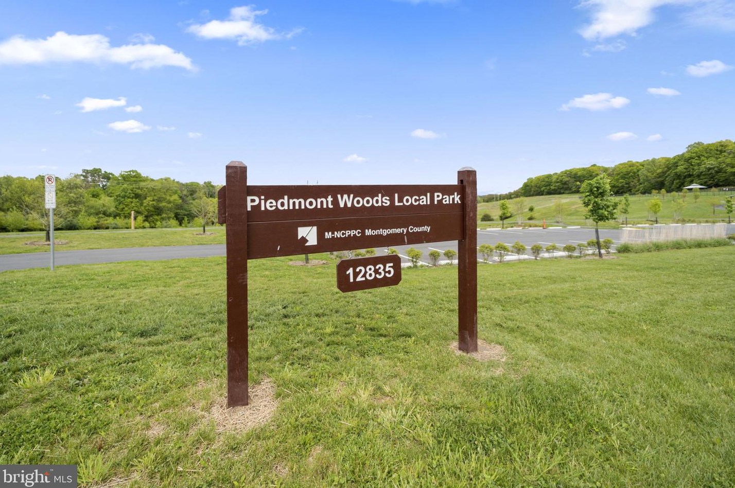 23963 Burdette Forest Rd, Clarksburg MD  20871-4420 exterior