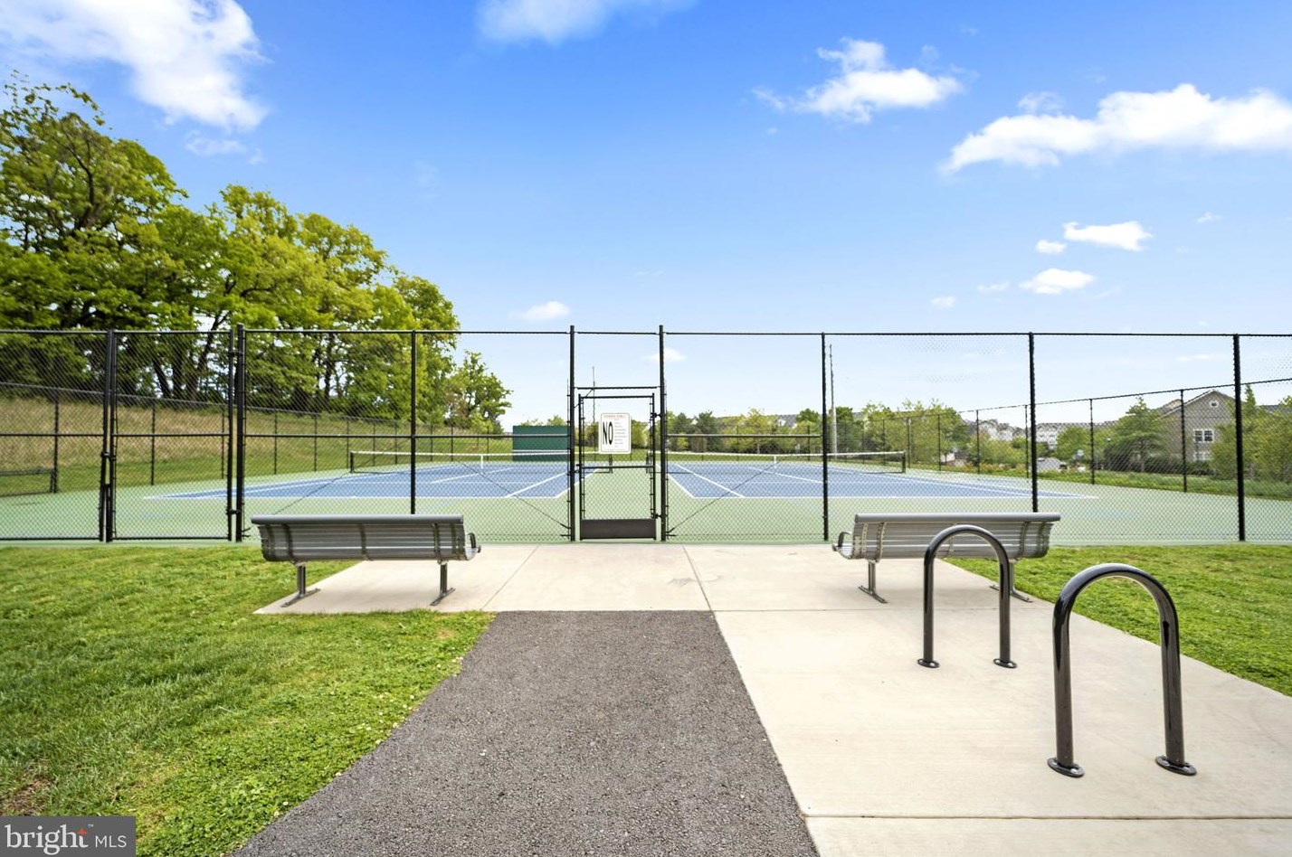 23963 Burdette Forest Rd, Clarksburg MD  20871-4420 exterior